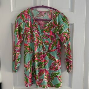 Like New Lilly leaf Top
